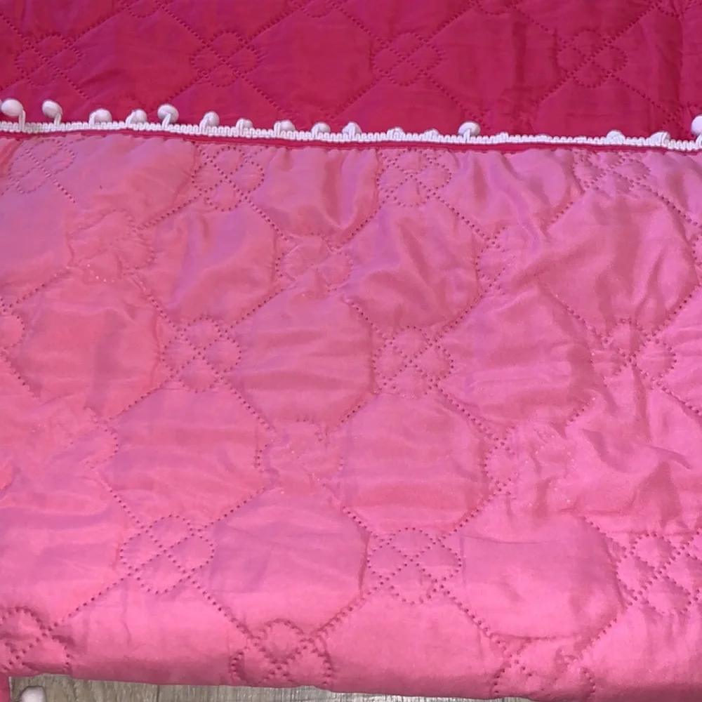 Pink with tassels matching pillowcase & comforter set